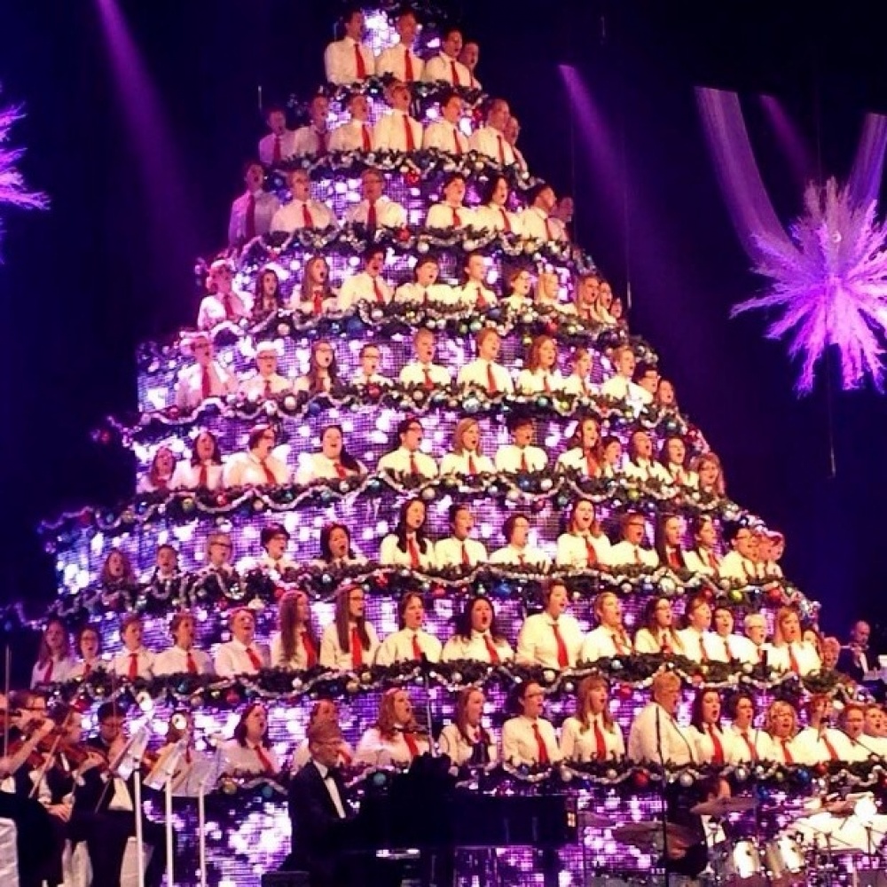 Brett Kissel to headline 2014 Edmonton Singing Christmas Tree