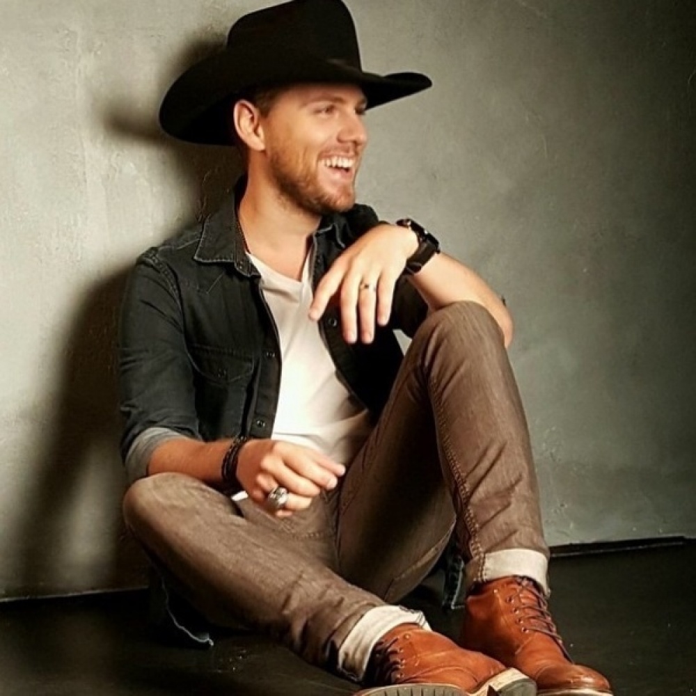Brett Kissel to Open For His Idol Garth Brooks